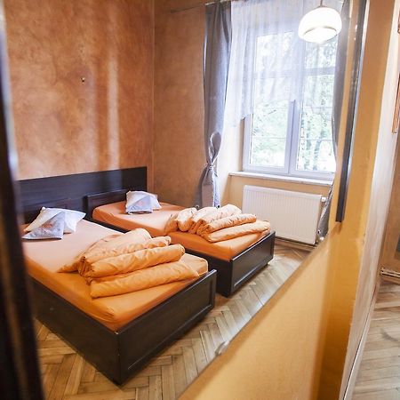 Momotown Privates Bed & Breakfast Krakow Exterior photo