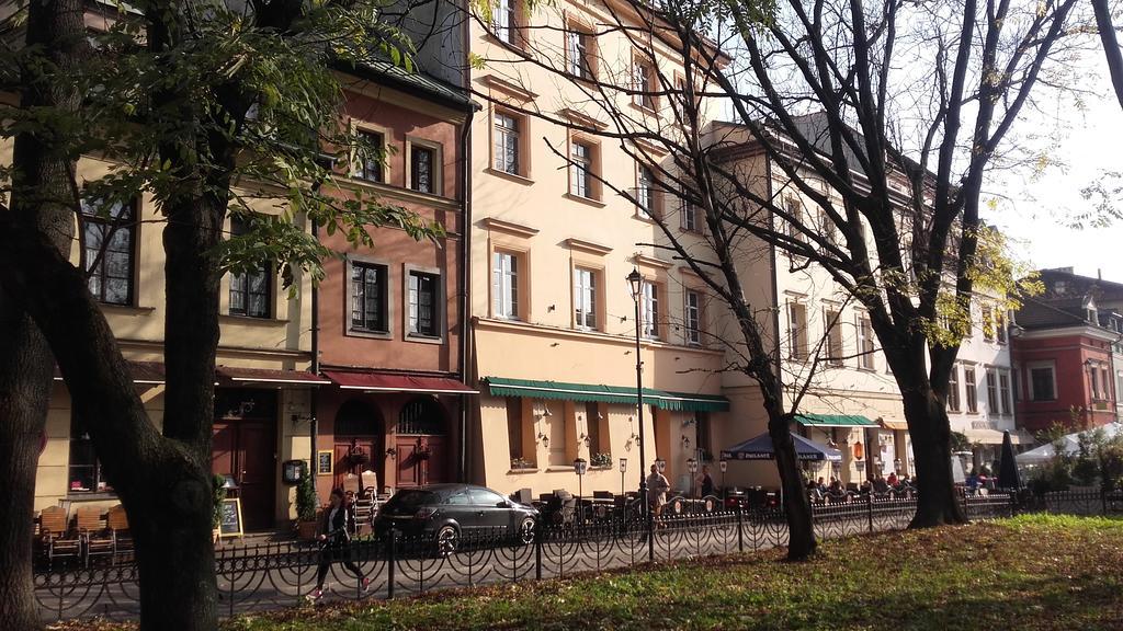 Momotown Privates Bed & Breakfast Krakow Exterior photo