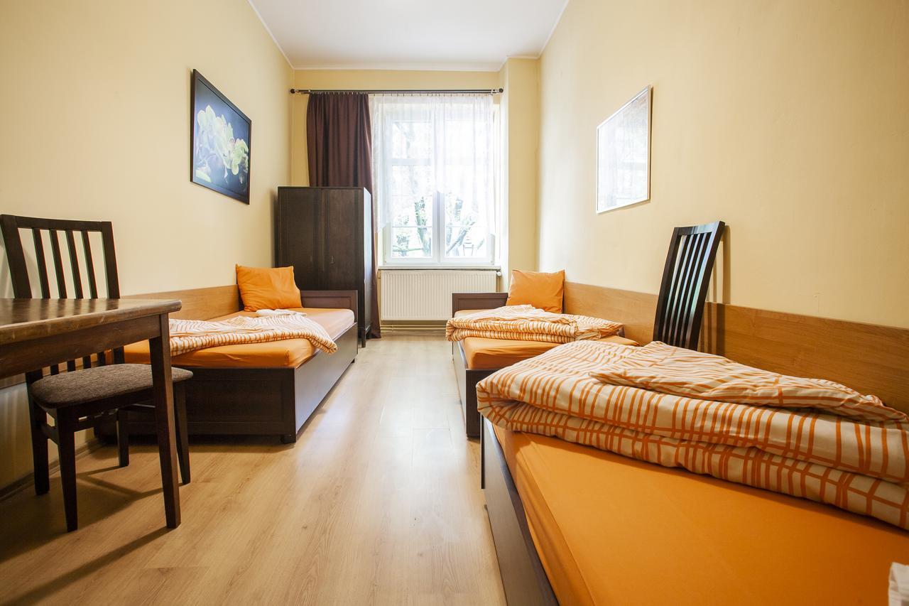 Momotown Privates Bed & Breakfast Krakow Exterior photo