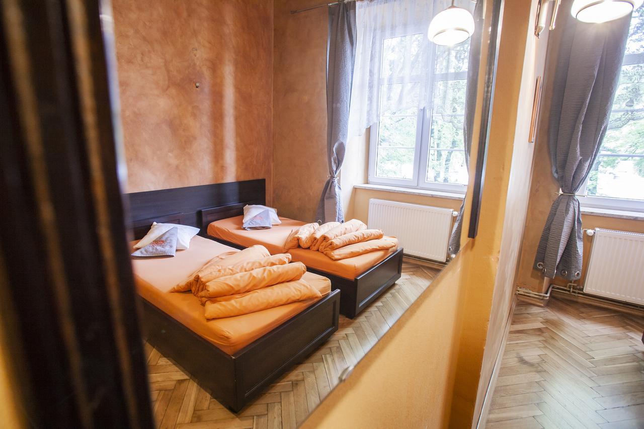 Momotown Privates Bed & Breakfast Krakow Exterior photo
