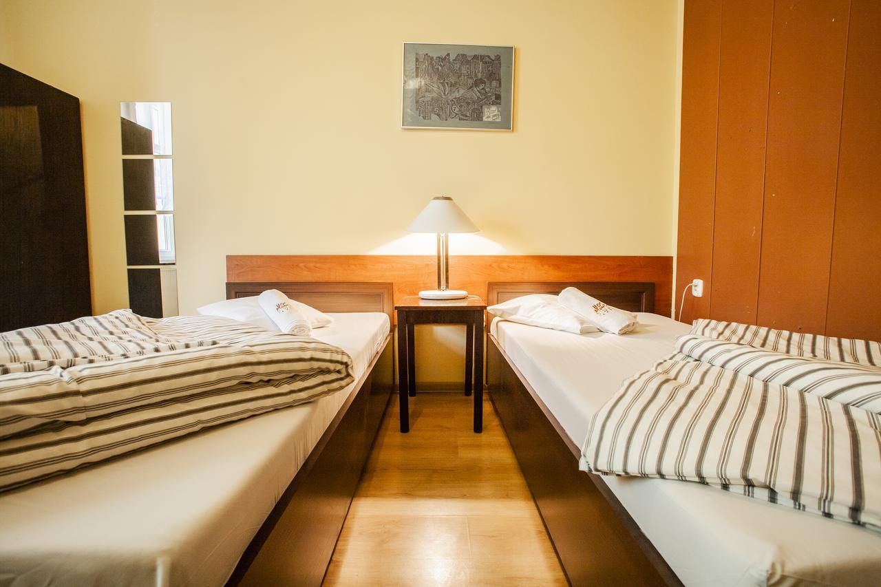 Momotown Privates Bed & Breakfast Krakow Exterior photo