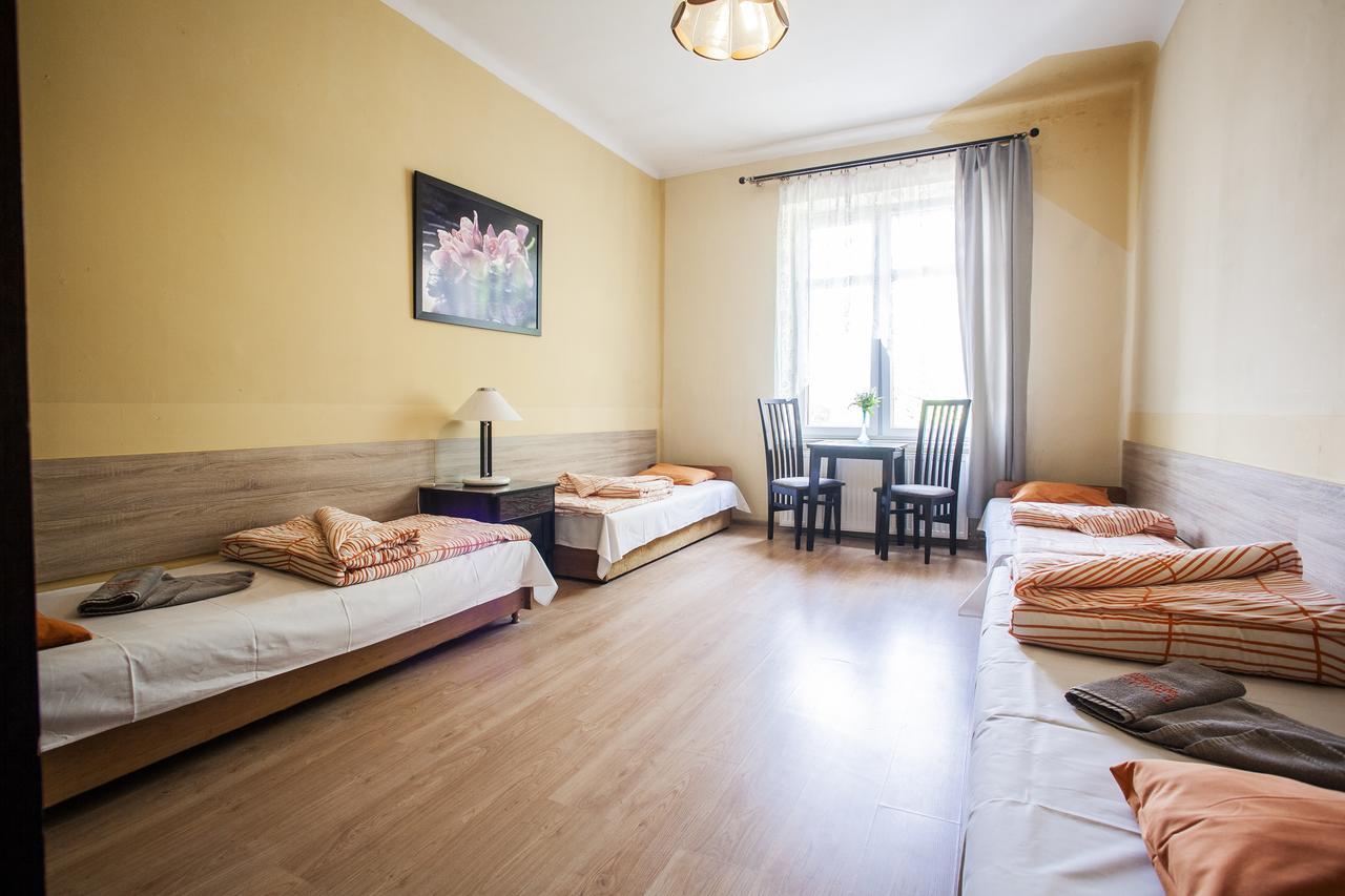 Momotown Privates Bed & Breakfast Krakow Exterior photo