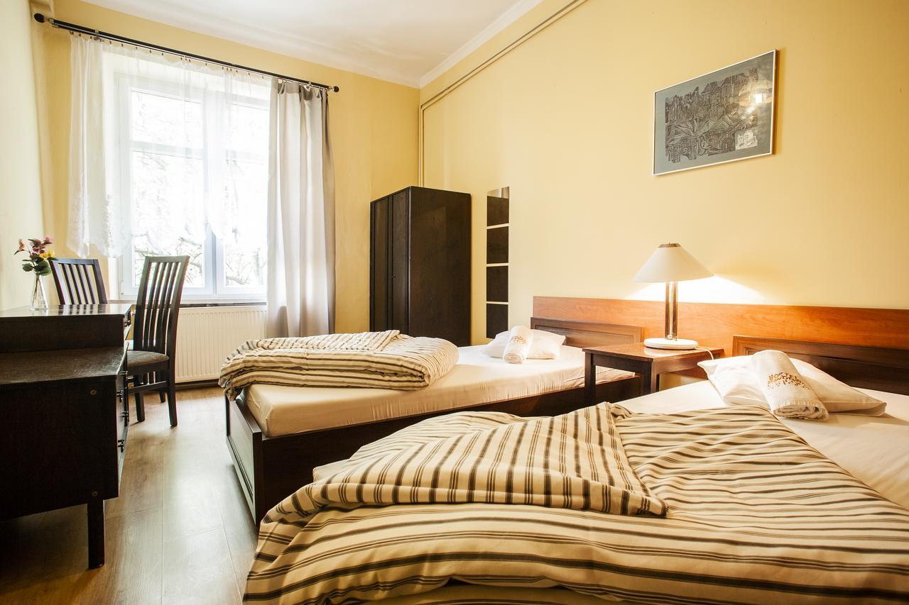 Momotown Privates Bed & Breakfast Krakow Exterior photo